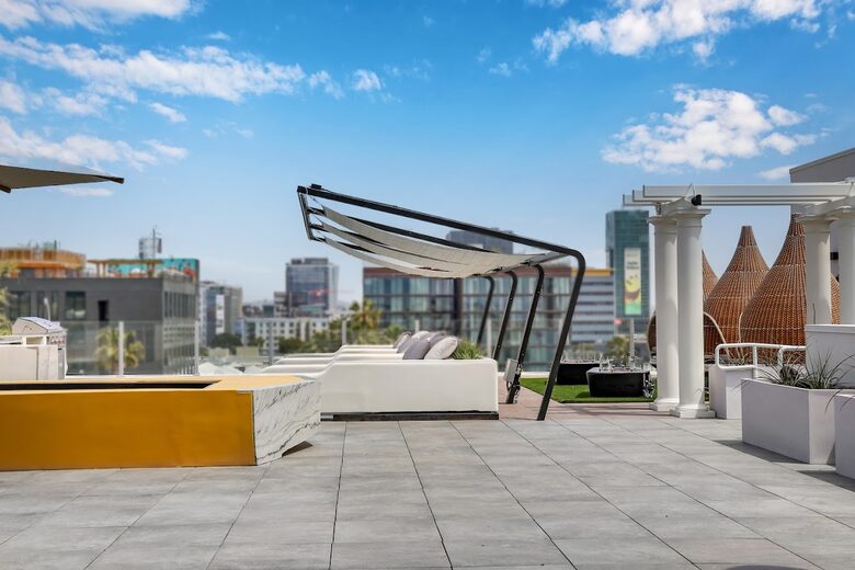 Inspire Hollywood - Brand New Luxury 2 Bedroom Condo - Los Angeles, California