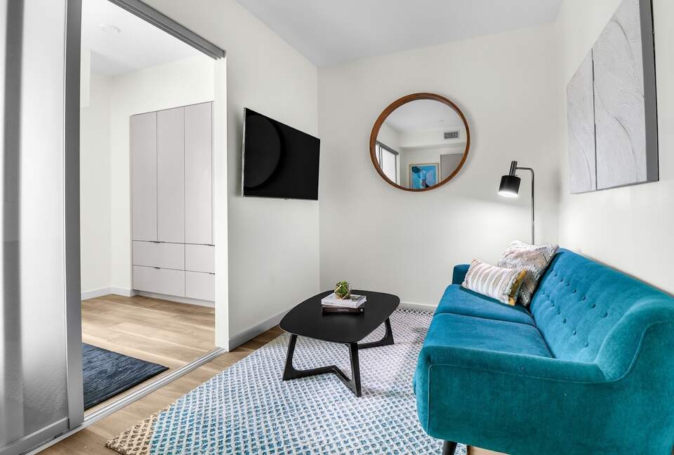 Inspire Hollywood - Brand New Luxury 2 Bedroom Condo - Los Angeles, California