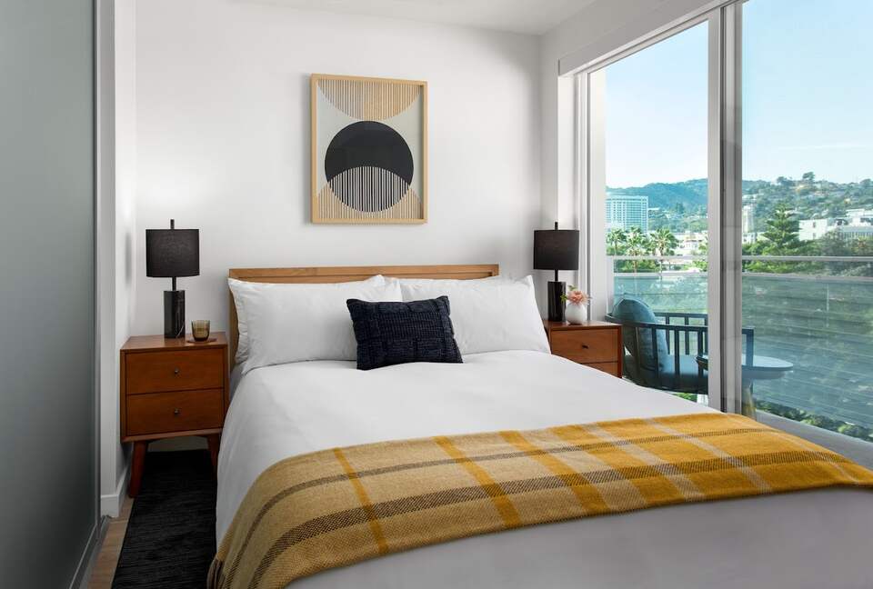 Inspire Hollywood - Brand New Luxury 2 Bedroom Condo - Los Angeles, California