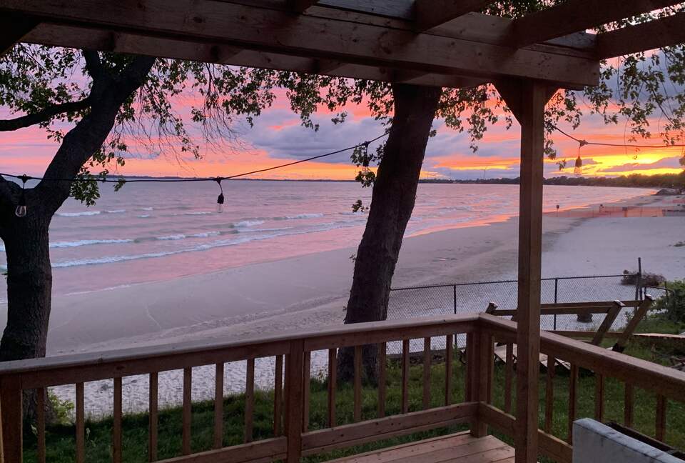 Josh’s Beach House - Wainfleet, Canada