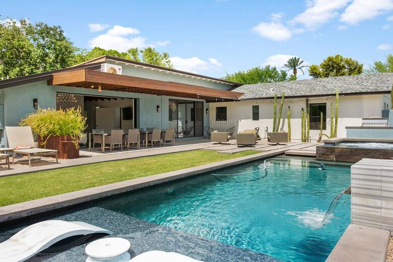 Phoenix Sunshine | Saltwater Pool, Spa, Firepit, & Surround sound - Phoenix, Arizona