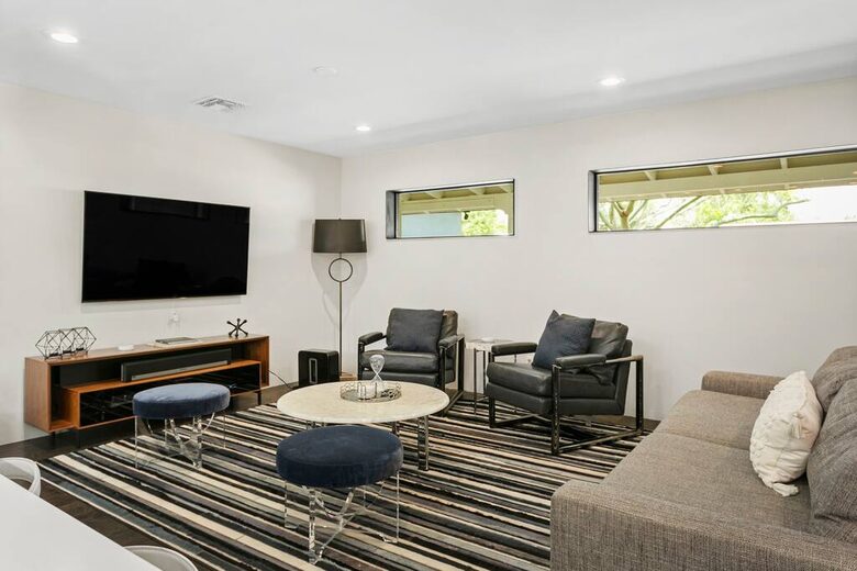 Phoenix Sunshine | Saltwater Pool, Spa, Firepit, & Surround sound - Phoenix, Arizona