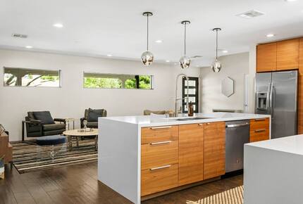 Phoenix Sunshine | Saltwater Pool, Spa, Firepit, & Surround sound - Phoenix, Arizona