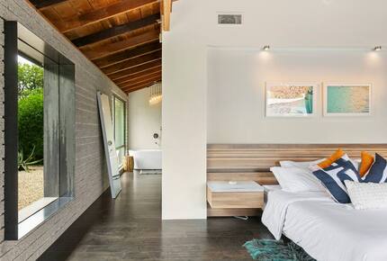 Phoenix Sunshine | Saltwater Pool, Spa, Firepit, & Surround sound - Phoenix, Arizona