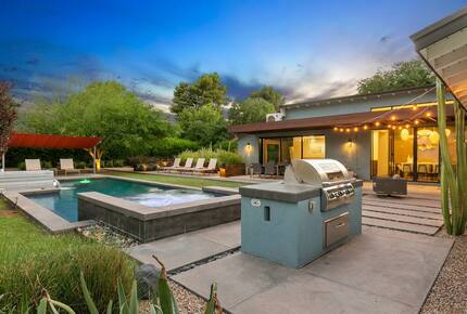 Phoenix Sunshine | Saltwater Pool, Spa, Firepit, & Surround sound - Phoenix, Arizona