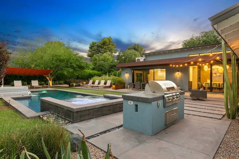 Phoenix Sunshine | Saltwater Pool, Spa, Firepit, & Surround sound - Phoenix, Arizona