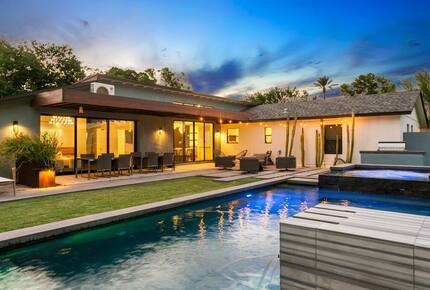 Phoenix Sunshine | Saltwater Pool, Spa, Firepit, & Surround sound - Phoenix, Arizona