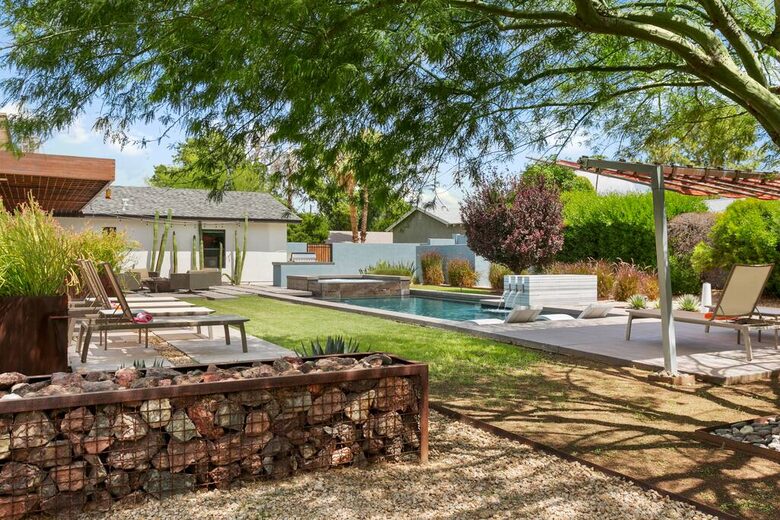 Phoenix Sunshine | Saltwater Pool, Spa, Firepit, & Surround sound - Phoenix, Arizona