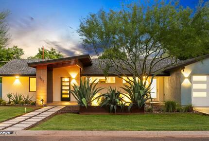 Phoenix Sunshine | Saltwater Pool, Spa, Firepit, & Surround sound - Phoenix, Arizona