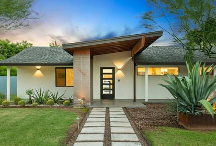 Phoenix Sunshine | Saltwater Pool, Spa, Firepit, & Surround sound - Phoenix, Arizona