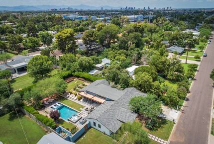 Phoenix Sunshine | Saltwater Pool, Spa, Firepit, & Surround sound - Phoenix, Arizona