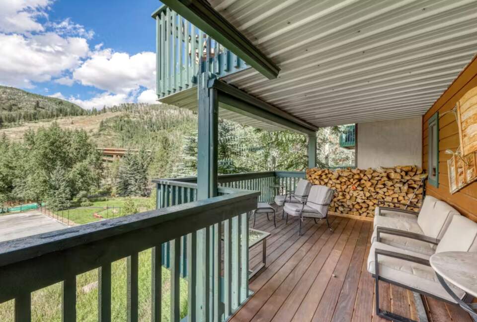 Timberfalls Hideaway - Luxurious Condo with Shared Pool and Tennis - Vail, Colorado