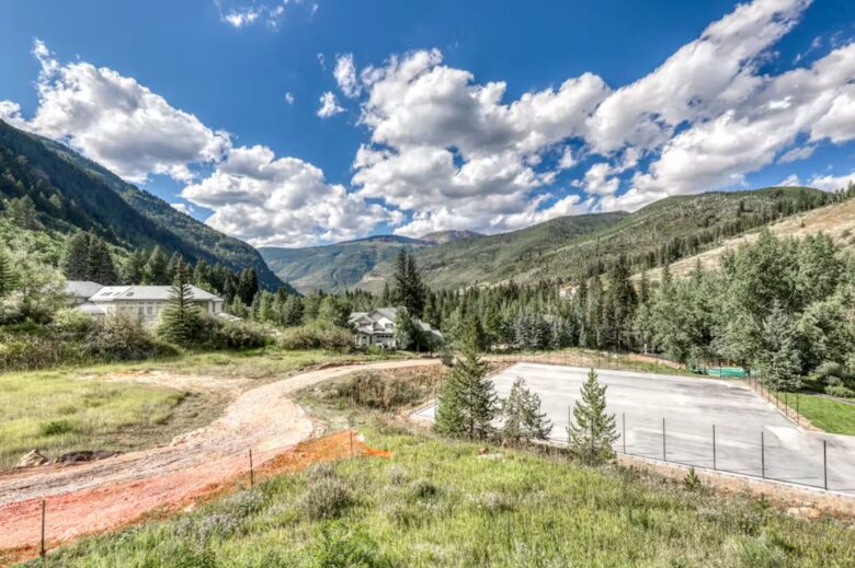 Timberfalls Hideaway - Luxurious Condo with Shared Pool and Tennis - Vail, Colorado