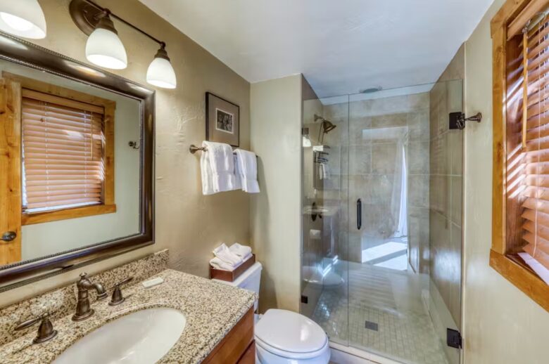 Timberfalls Hideaway - Luxurious Condo with Shared Pool and Tennis - Vail, Colorado