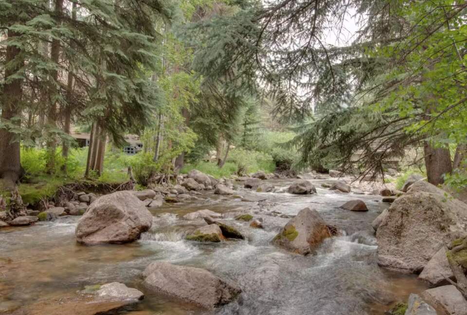 Timberfalls Hideaway - Luxurious Condo with Shared Pool and Tennis - Vail, Colorado