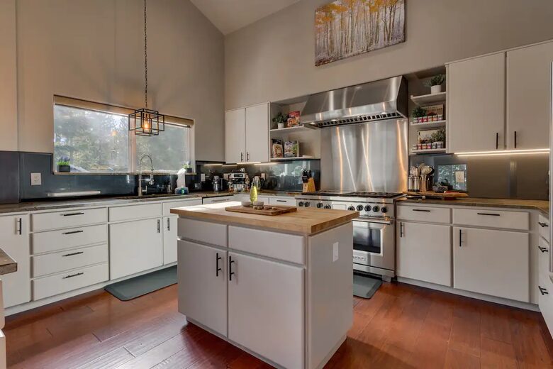 Luxury Modern Home Minutes from the Lake and Ski Slopes - Incline Village, Lake Tahoe. - Incline Village, Nevada