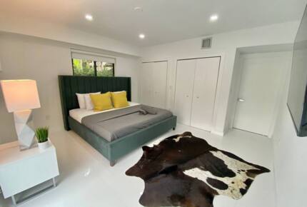 Spacious Family Retreat | With Pool, 15 minutes from Miami - El Portal, Florida