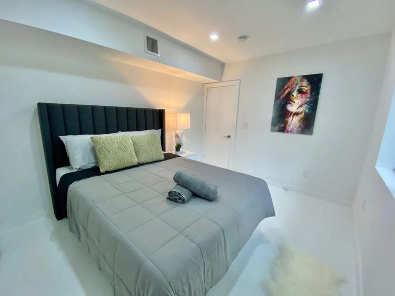 Spacious Family Retreat | With Pool, 15 minutes from Miami - El Portal, Florida