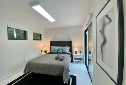 Spacious Family Retreat | With Pool, 15 minutes from Miami - El Portal, Florida