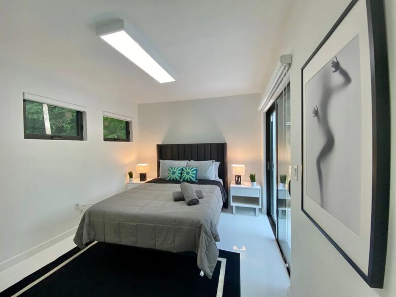 Spacious Family Retreat | With Pool, 15 minutes from Miami - El Portal, Florida