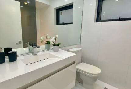 Spacious Family Retreat | With Pool, 15 minutes from Miami - El Portal, Florida