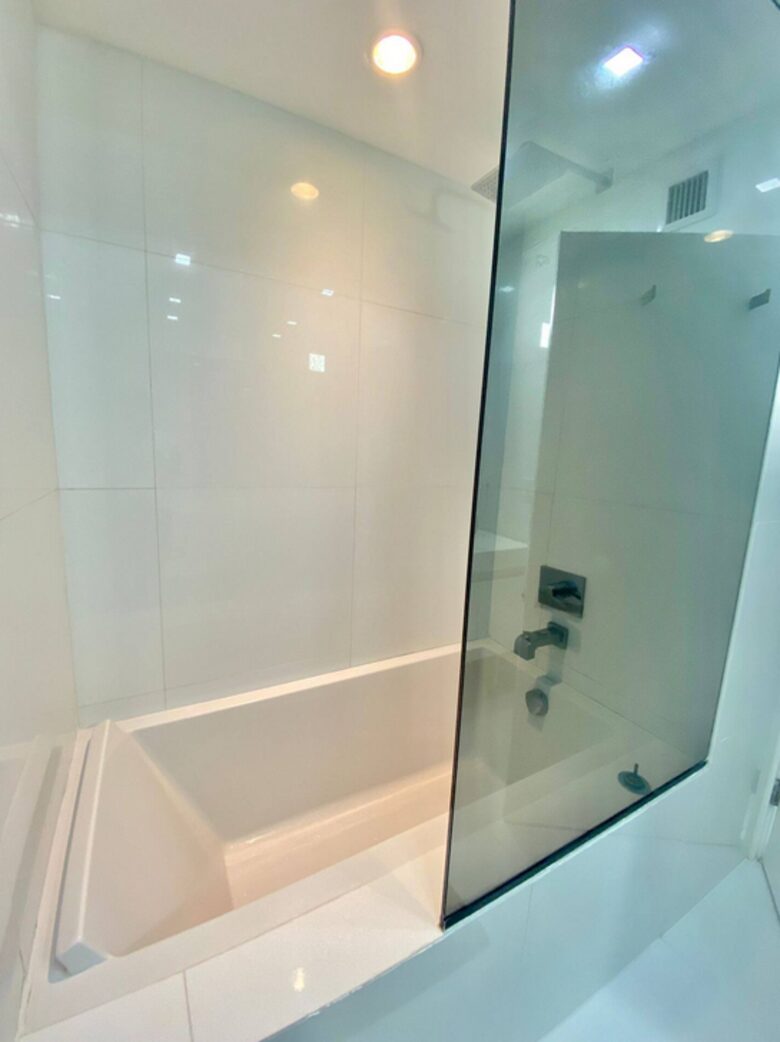 Spacious Family Retreat | With Pool, 15 minutes from Miami - El Portal, Florida