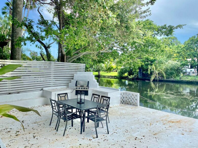 Spacious Family Retreat | With Pool, 15 minutes from Miami - El Portal, Florida