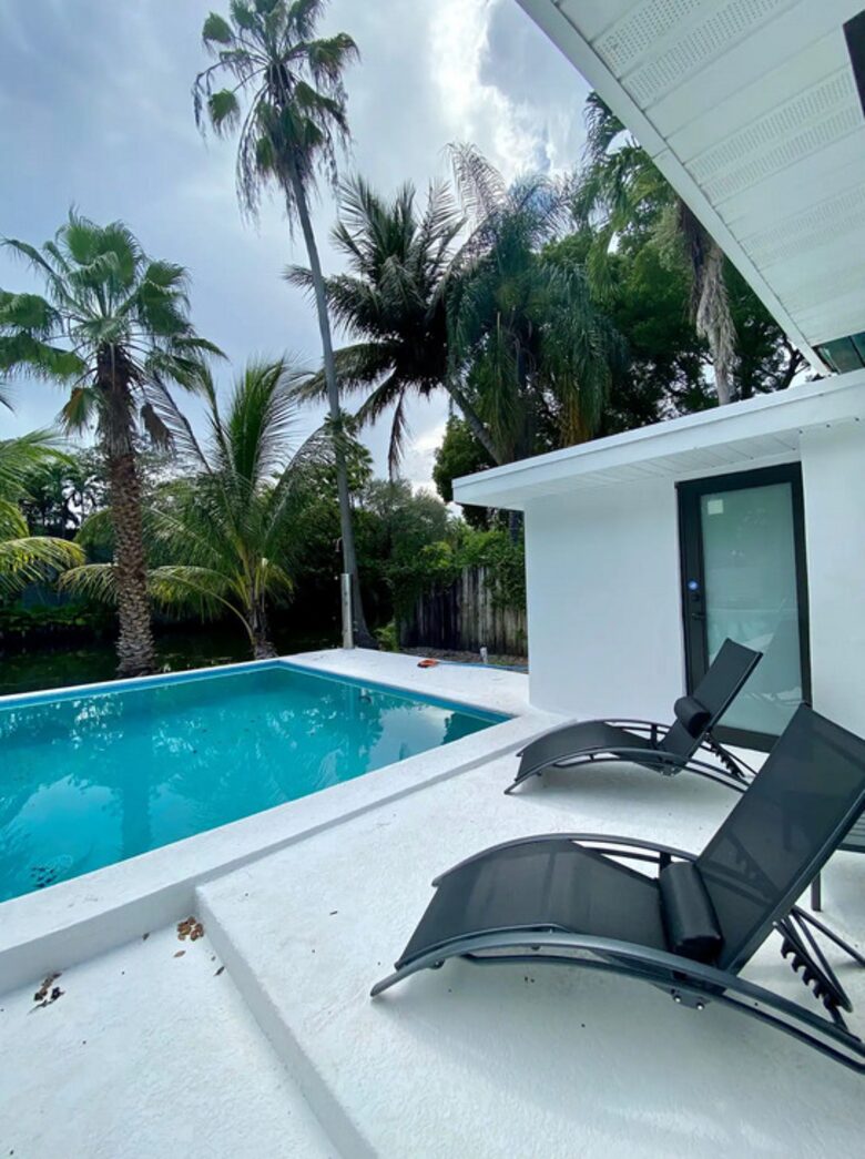 Spacious Family Retreat | With Pool, 15 minutes from Miami - El Portal, Florida