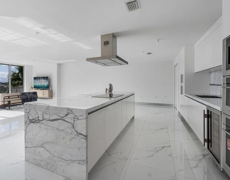 Apartment with water views - Sunny Isles Beach, Florida