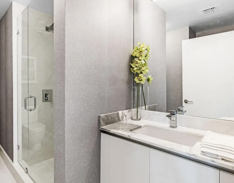 Apartment with water views - Sunny Isles Beach, Florida