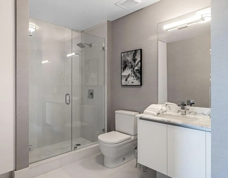 Apartment with water views - Sunny Isles Beach, Florida