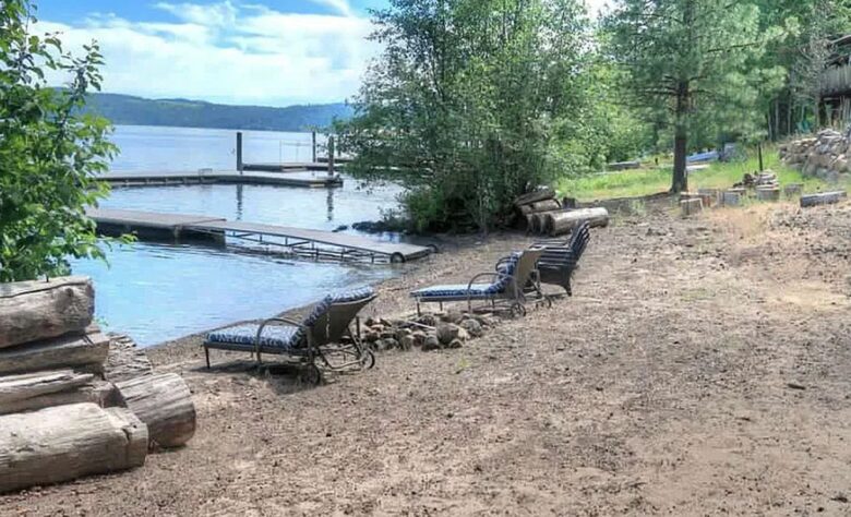 Charming Lakefront Home on Pristine Lake Coeur d' Alene - Coeur d'Alene, Idaho