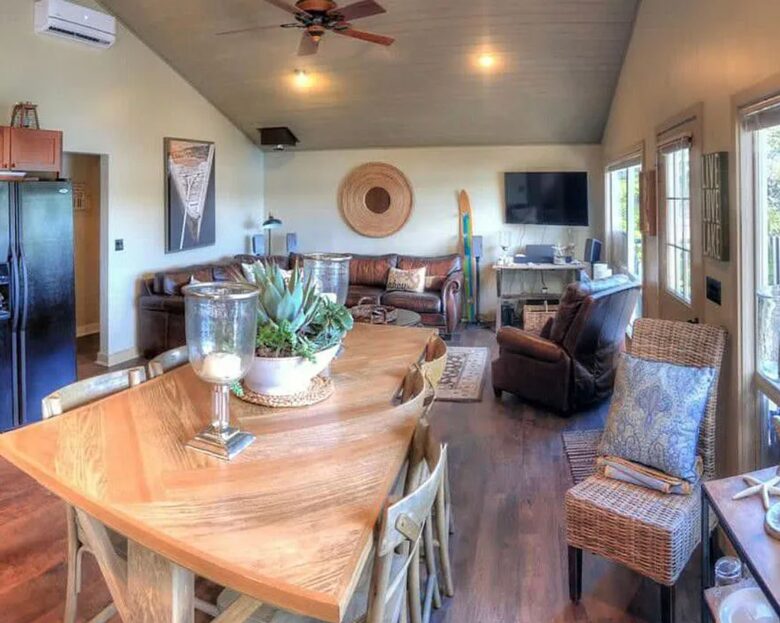 Charming Lakefront Home on Pristine Lake Coeur d' Alene - Coeur d'Alene, Idaho