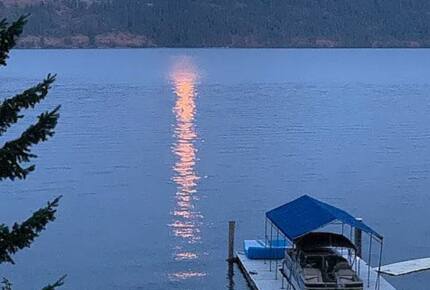 Charming Lakefront Home on Pristine Lake Coeur d' Alene - Coeur d'Alene, Idaho