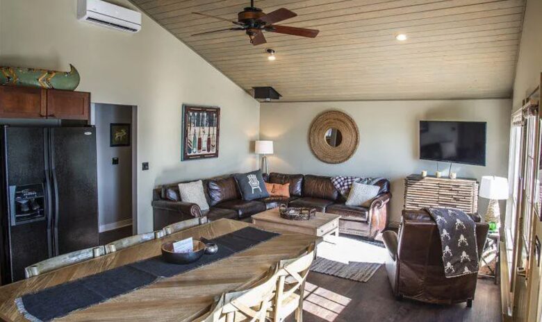 Charming Lakefront Home on Pristine Lake Coeur d' Alene - Coeur d'Alene, Idaho