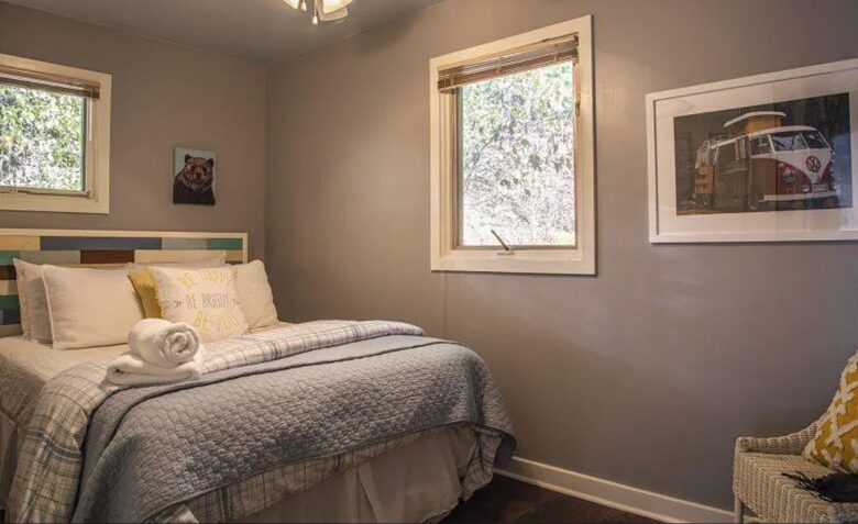 Charming Lakefront Home on Pristine Lake Coeur d' Alene - Coeur d'Alene, Idaho