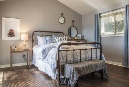 Charming Lakefront Home on Pristine Lake Coeur d' Alene - Coeur d'Alene, Idaho