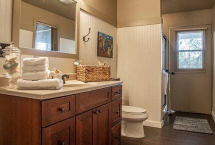 Charming Lakefront Home on Pristine Lake Coeur d' Alene - Coeur d'Alene, Idaho