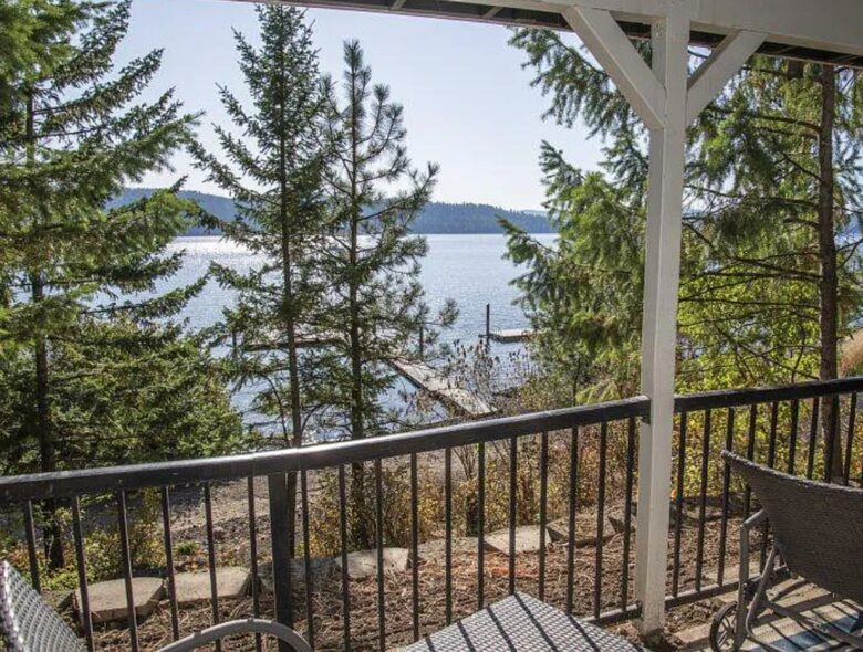 Charming Lakefront Home on Pristine Lake Coeur d' Alene - Coeur d'Alene, Idaho