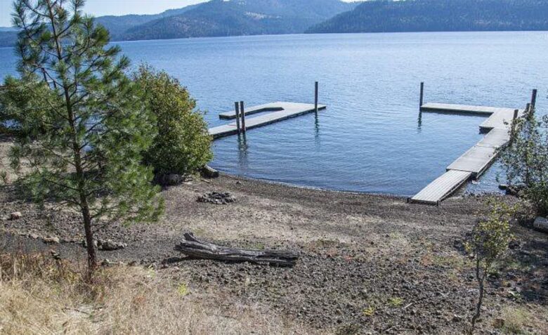 Charming Lakefront Home on Pristine Lake Coeur d' Alene - Coeur d'Alene, Idaho