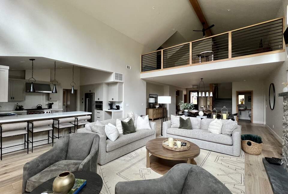 Mountain Modern Home Minutes From Ski Resorts and Lake Tahoe - Truckee, California