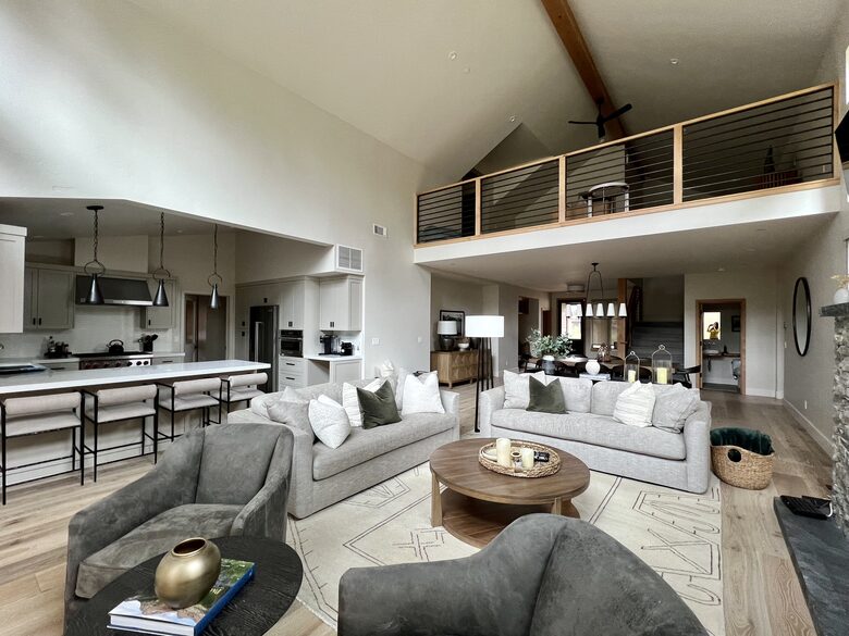 Mountain Modern Home Minutes From Ski Resorts and Lake Tahoe - Truckee, California