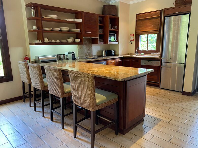 Bigarade 28,11 | Eden Island - Victoria, Mahe, Seychelles