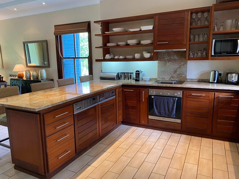 Bigarade 28,11 | Eden Island - Victoria, Mahe, Seychelles