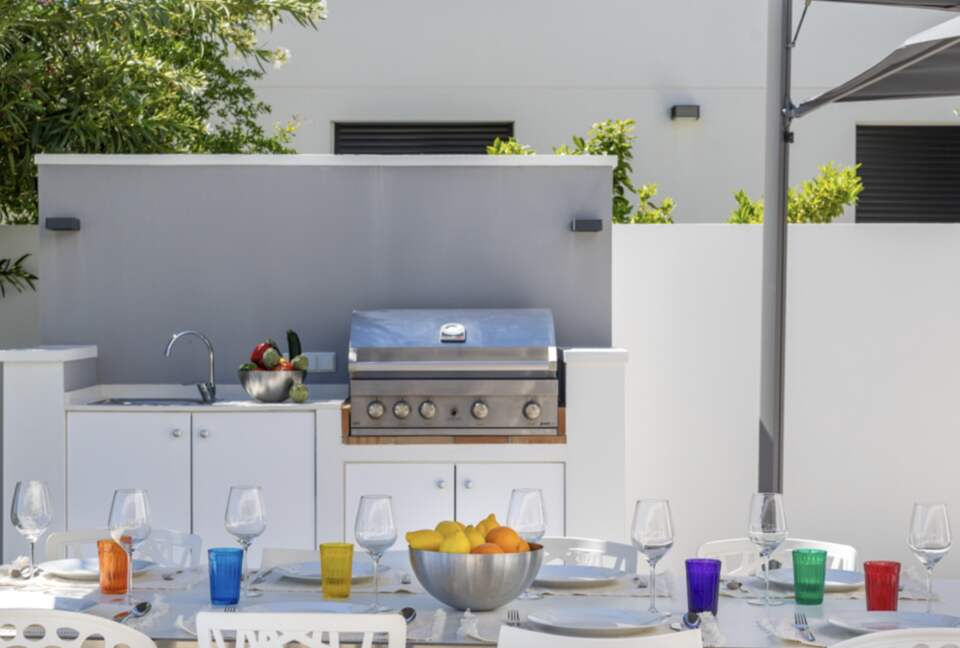 Villa Falco | Family-friendly modern getaway with private pool and yard - Alicante, Spain