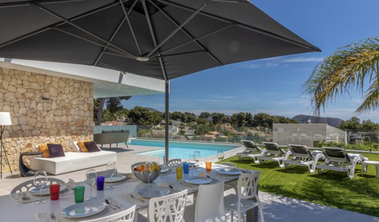 Villa Falco | Family-friendly modern getaway with private pool and yard - Alicante, Spain