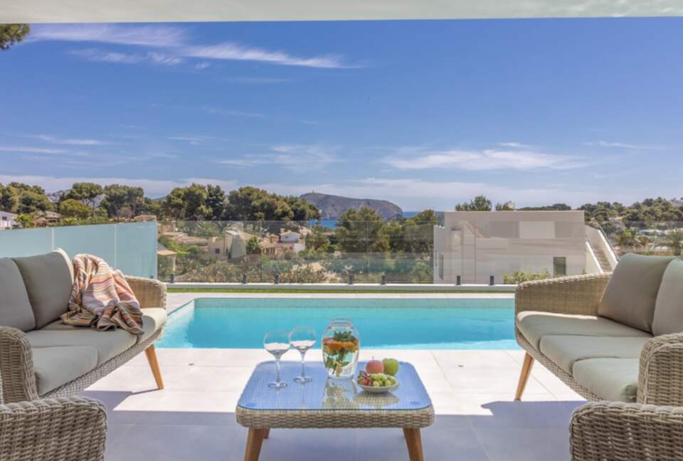 Villa Falco | Family-friendly modern getaway with private pool and yard - Alicante, Spain