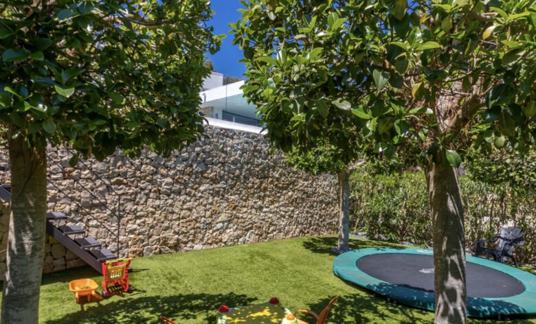 Villa Falco | Family-friendly modern getaway with private pool and yard - Alicante, Spain