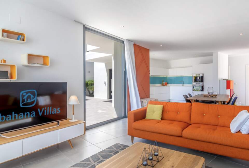Villa Falco | Family-friendly modern getaway with private pool and yard - Alicante, Spain