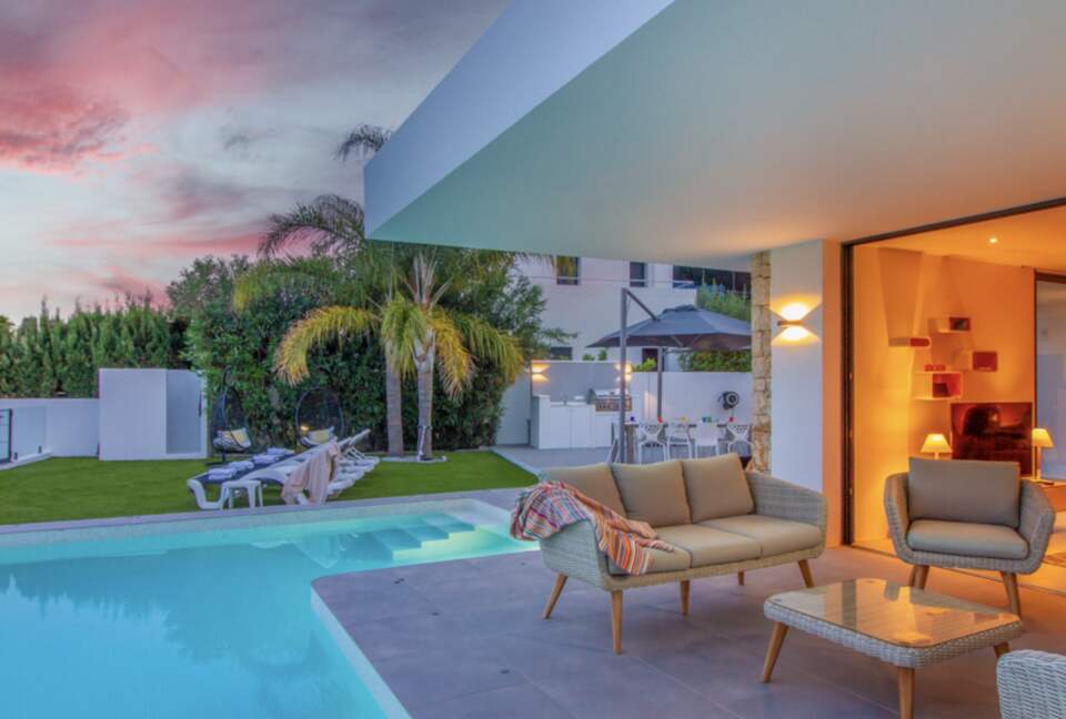 Villa Falco | Family-friendly modern getaway with private pool and yard - Alicante, Spain